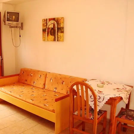 Apartahotel Anniko Stalós
