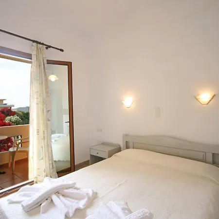 Anniko Aparthotel Stalos